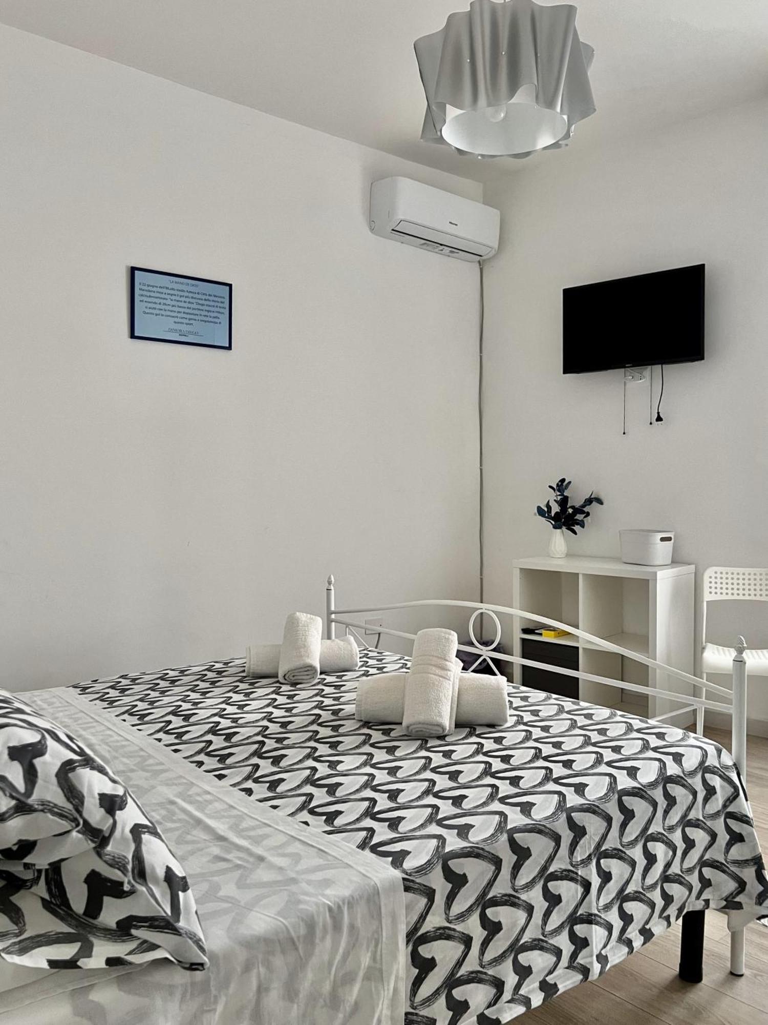 Dimora Diego Hotel Naples Exterior photo